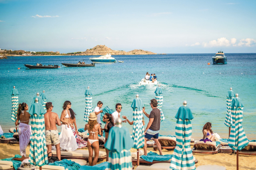 Ξαφνική βουτιά στον τουρισμό