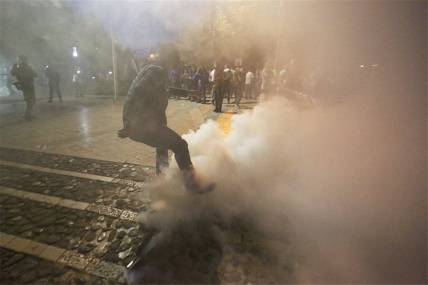 Κλιμακώνεται η κρίση στην Αλβανία: Απειλεί «θεούς και δαίμονες» ο Ράμα