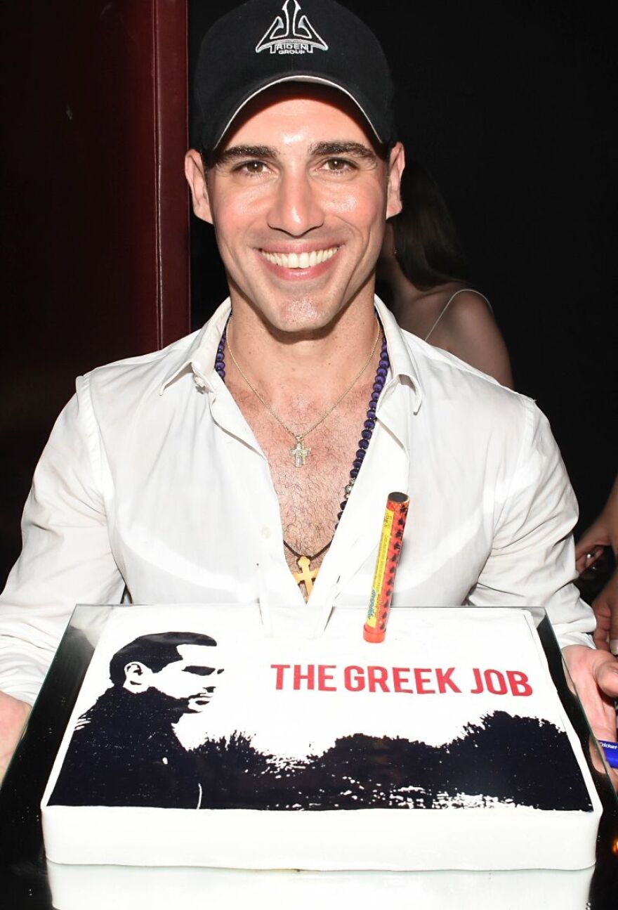 Ο Άνθιμος Ανανιάδης έγινε 34 και το γιόρτασε με δύο τούρτες