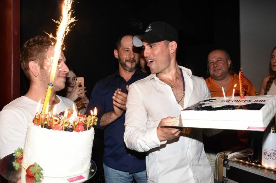 Ο Άνθιμος Ανανιάδης έγινε 34 και το γιόρτασε με δύο τούρτες