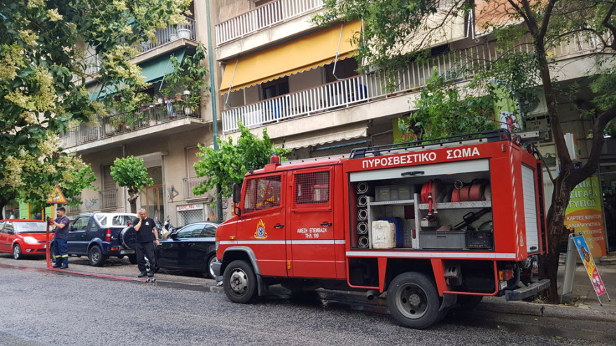 Σφοδρή καταιγίδα έπληξε την Αττική: Ποτάμια οι δρόμοι - Προβλήματα στην κυκλοφορία