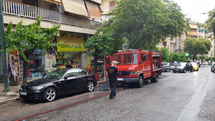 Σφοδρή καταιγίδα έπληξε την Αττική: Ποτάμια οι δρόμοι - Προβλήματα στην κυκλοφορία