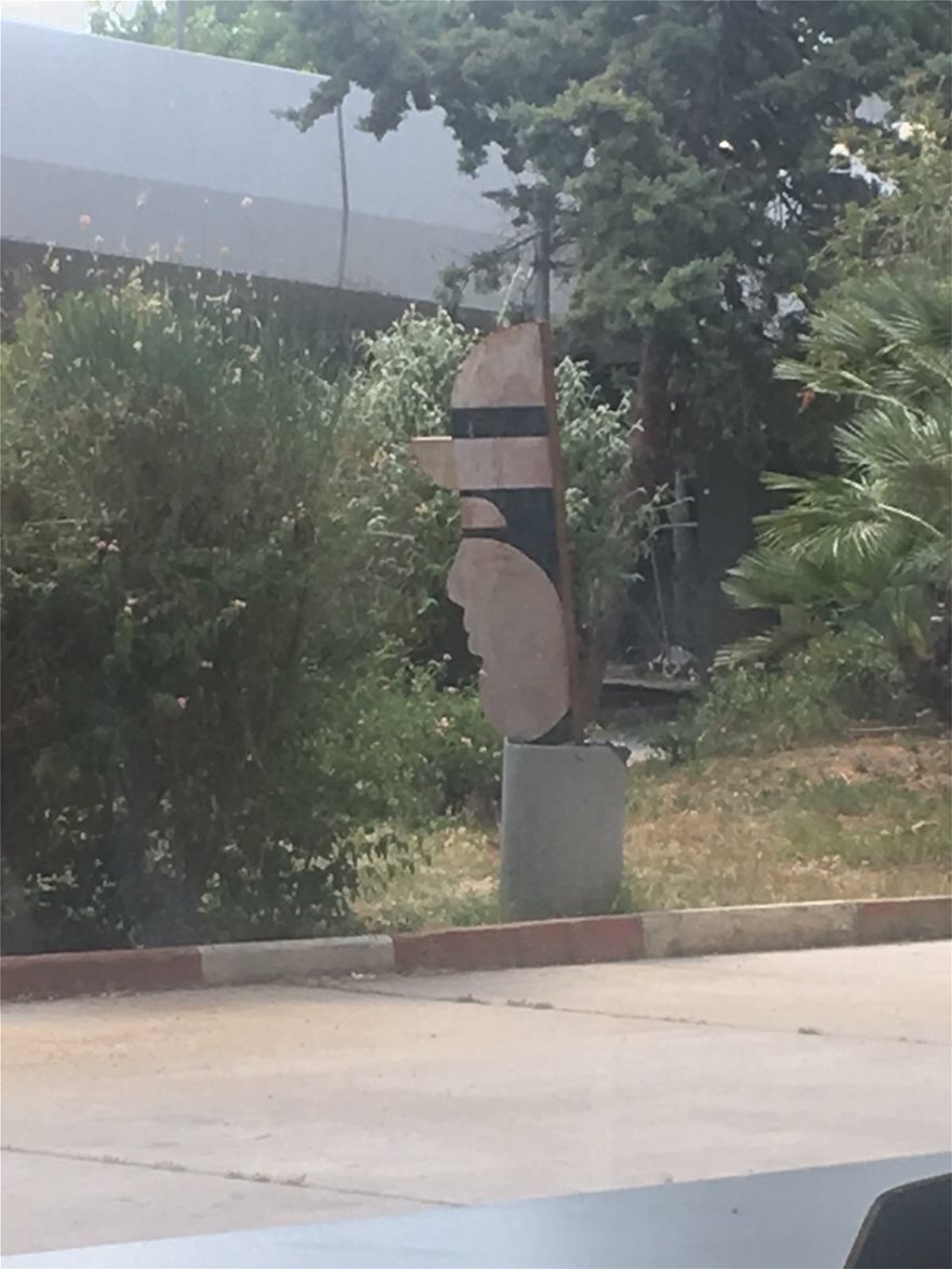 Πέταξαν στα σκουπίδια τα «ανθρωπάκια» του Γιάννη Γαΐτη στο ΣΕΦ!