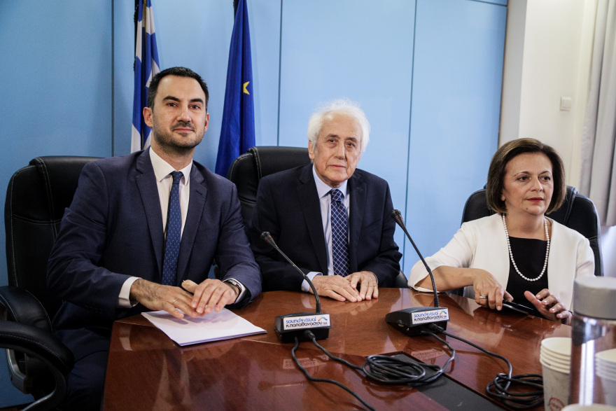 Ο Αντώνης Ρουπακιώτης ορκίστηκε υπουργός Εσωτερικών 