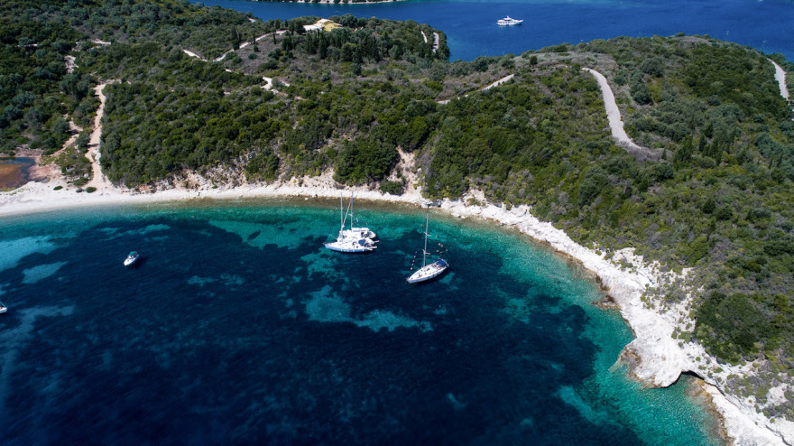  Artventure Camp: Εναλλακτικές διακοπές για ενήλικες στα νερά του Ιονίου  