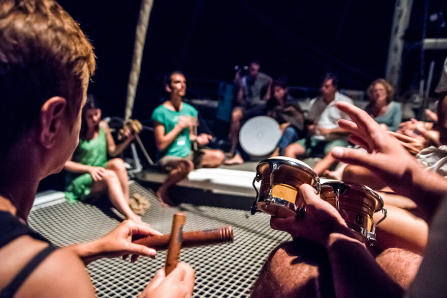  Artventure Camp: Εναλλακτικές διακοπές για ενήλικες στα νερά του Ιονίου  