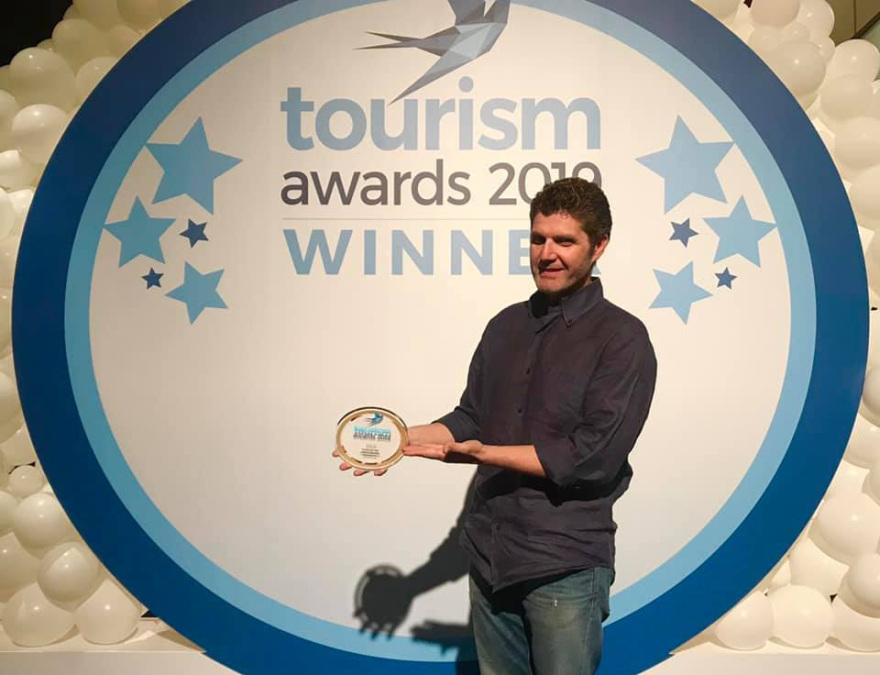  Artventure Camp: Εναλλακτικές διακοπές για ενήλικες στα νερά του Ιονίου  