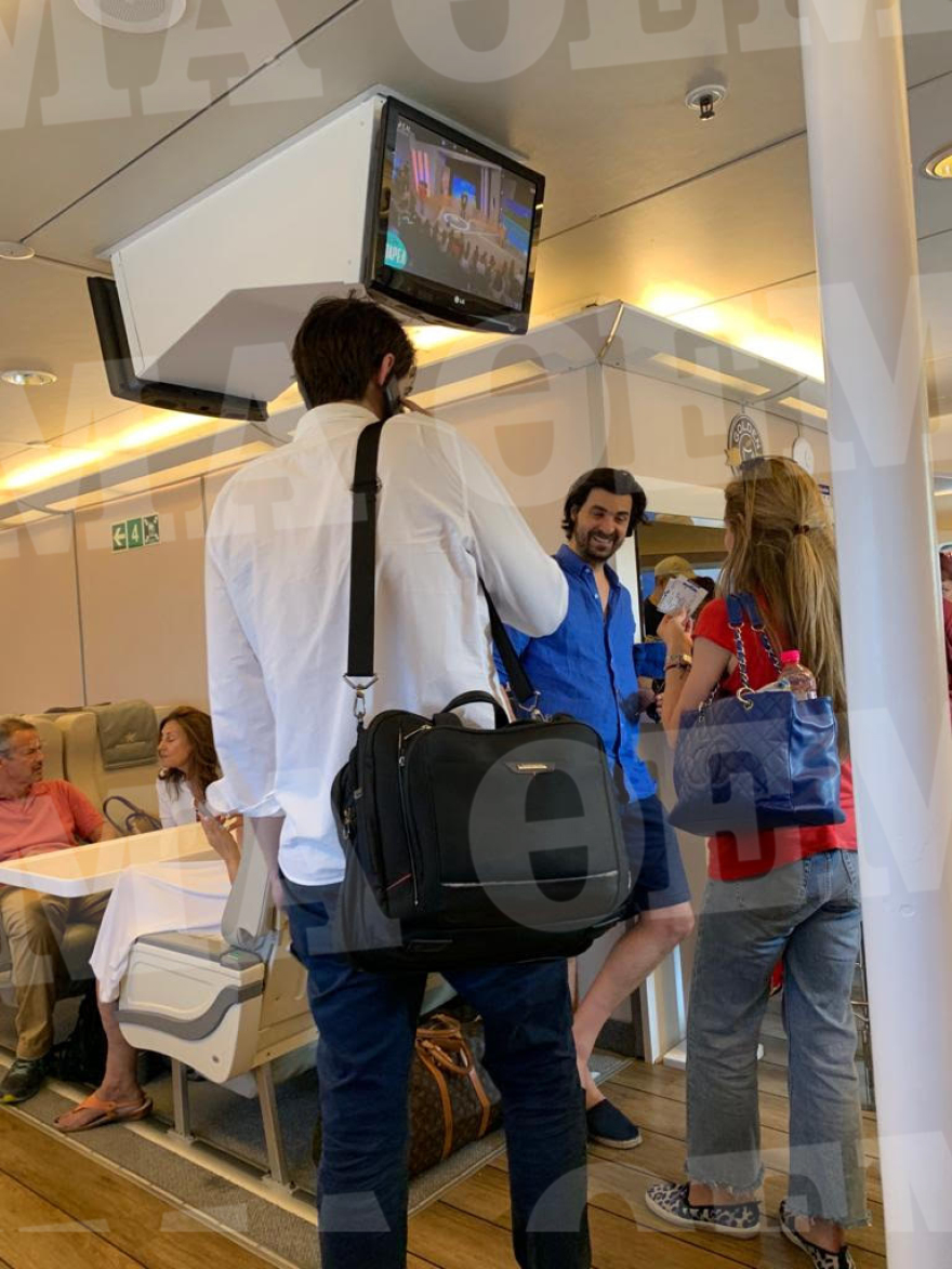 Γεμάτο υπεράριθμους επιβάτες το Super Runner για Άνδρο - Τήνο - Μύκονο