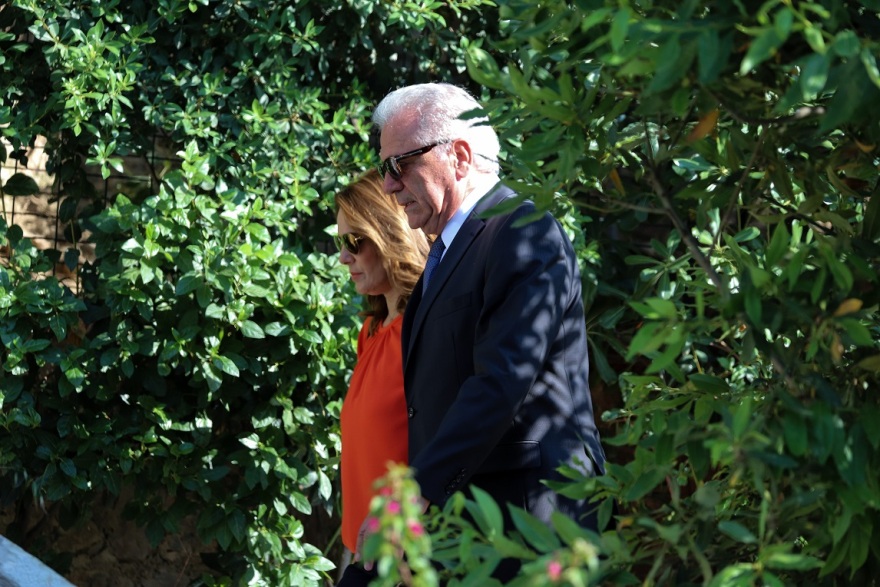 Τζένη Μπαλατσινού - Βασίλης Κικίλιας: Το άλμπουμ ενός λαμπερού γάμου