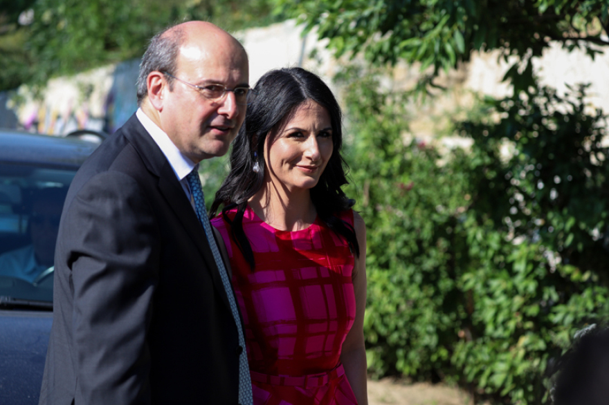 Τζένη Μπαλατσινού - Βασίλης Κικίλιας: Το άλμπουμ ενός λαμπερού γάμου