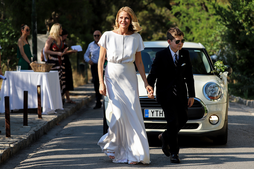 Τζένη Μπαλατσινού: Η πανέμορφη νύφη σε δέκα καρέ