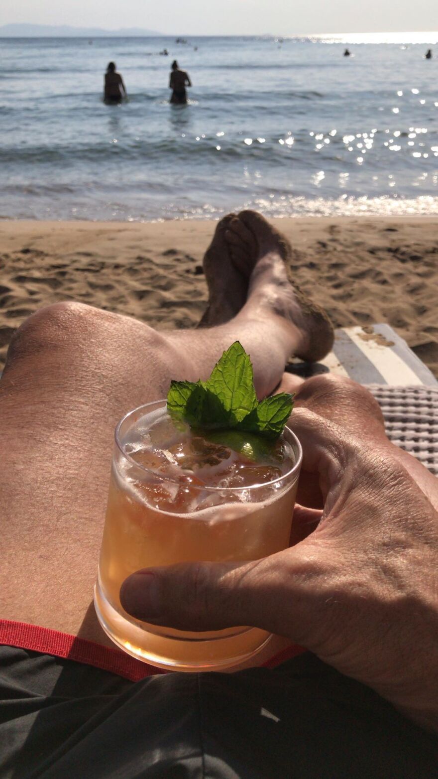 Γάμος Μπαλατσινού - Κικίλια: Τι έκανε ο Πέτρος Κωστόπουλος την ώρα του μυστηρίου;