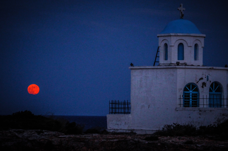 Φωτογραφίες: Μαγευτική «Πανσέληνος της Φράουλας» στον ουρανό!