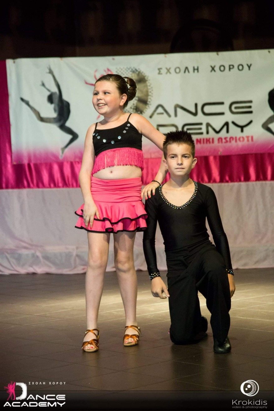 Βίντεο: Η Αναστασία έχασε το φως της στα τρία της χρόνια - Από τότε δεν σταμάτησε να χορεύει...