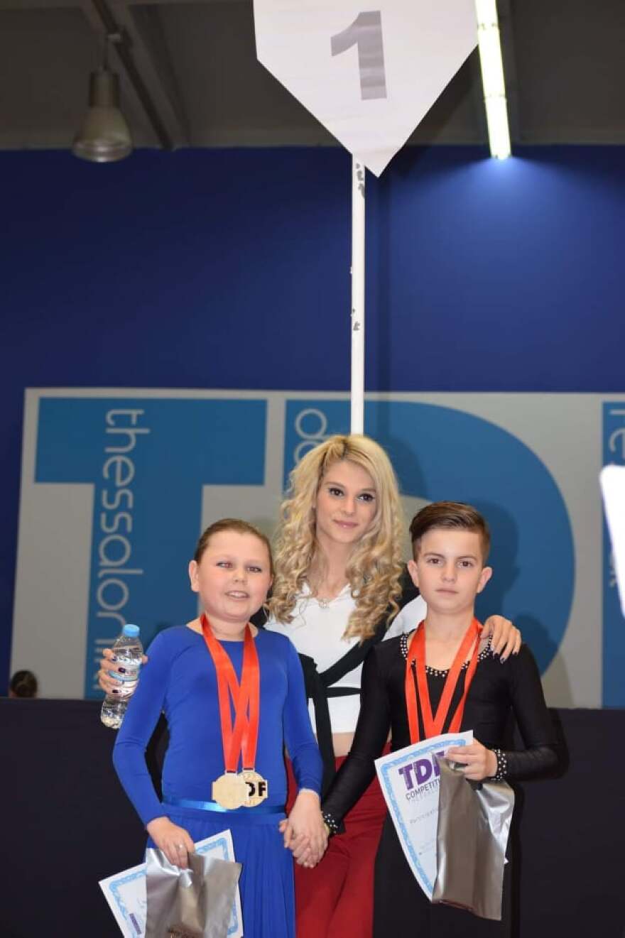 Βίντεο: Η Αναστασία έχασε το φως της στα τρία της χρόνια - Από τότε δεν σταμάτησε να χορεύει...