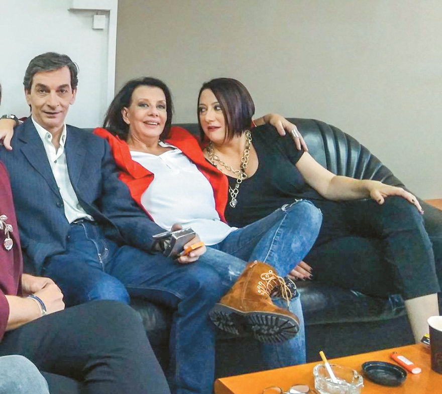 Το «αγώι» της Ακριβοπούλου και η γαϊδουρινή προπαγάνδα: Ντε, βρε Κατερίνα, ντε!...