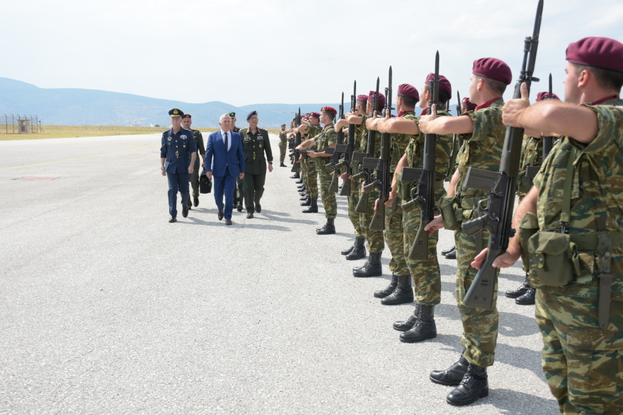 Στην Αεροπορία Στρατού 70 ελικόπτερα Kiowa Warrior - Δείτε φωτογραφίες