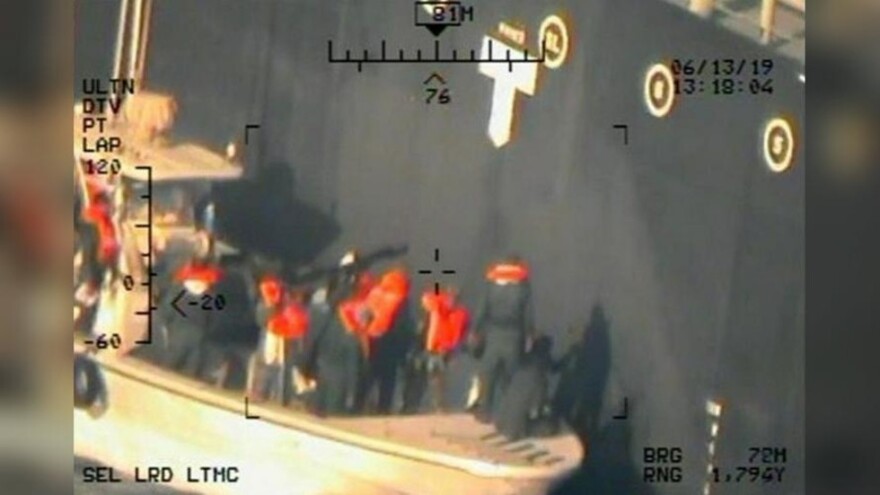 Επιθέσεις στον κόλπο του Ομάν: Νέες φωτογραφίες από το Πεντάγωνο για την εμπλοκή του Ιράν