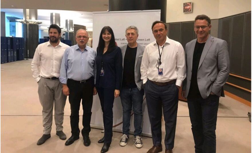 Οι ευρωβουλευτές ΣΥΡΙΖΑ έβγαλαν ομαδική φωτογραφία στις Βρυξέλλες