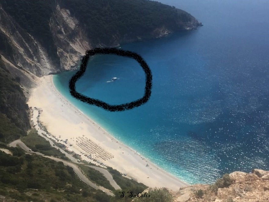 Φωτογραφίες: Σκάφος ρυπαίνει με απόβλητα τον Μύρτο! 