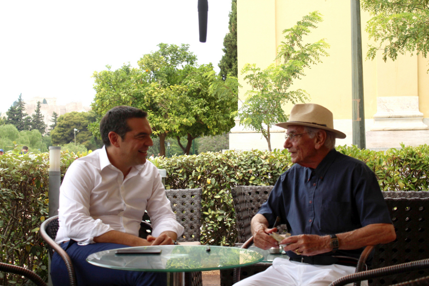 Βόλτα στο Ζάππειο πήγε ο Τσίπρας με τον Βασίλη Βασιλικό