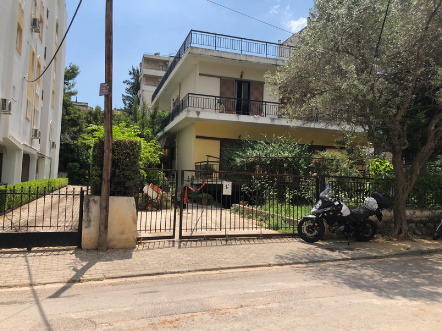 Τραγωδία στην Αγία Παρασκευή: Σκότωσε τον πατέρα της και επιχείρησε να αυτοκτονήσει