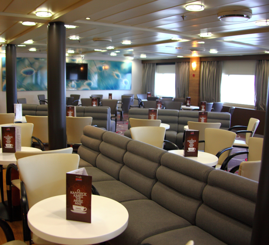 Ζήστε την εμπειρία Blue Star Ferries… γιατί οι διακοπές σας για την Κρήτη ξεκινούν από το πλοίο! 