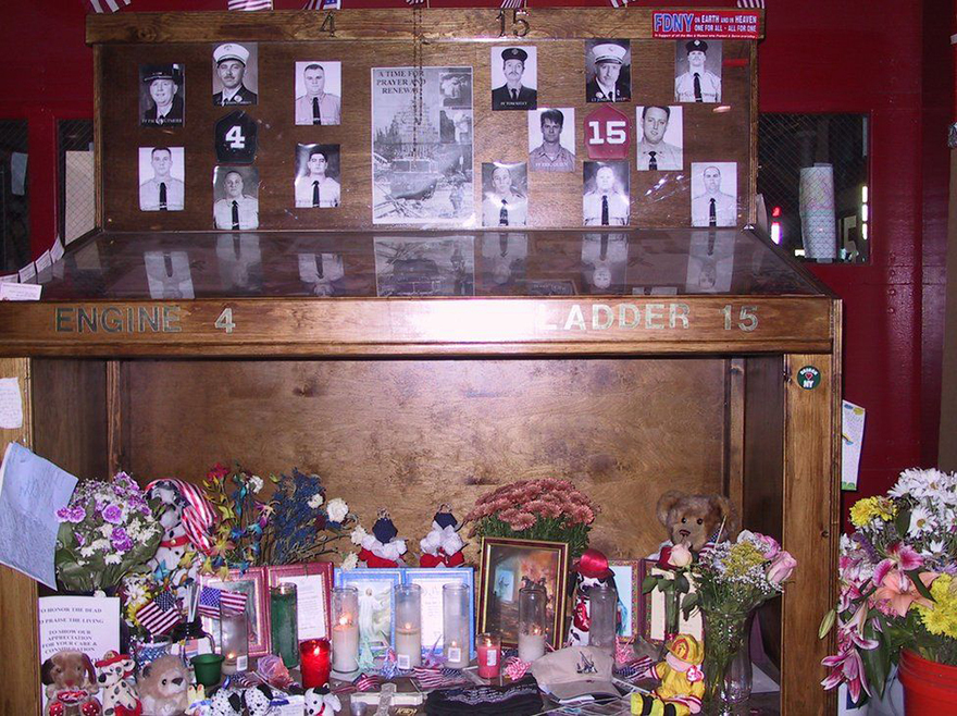 11η Σεπτεμβρίου: Συγκλονιστικές αδημοσίευτες φωτογραφίες από τους Δίδυμους Πύργους