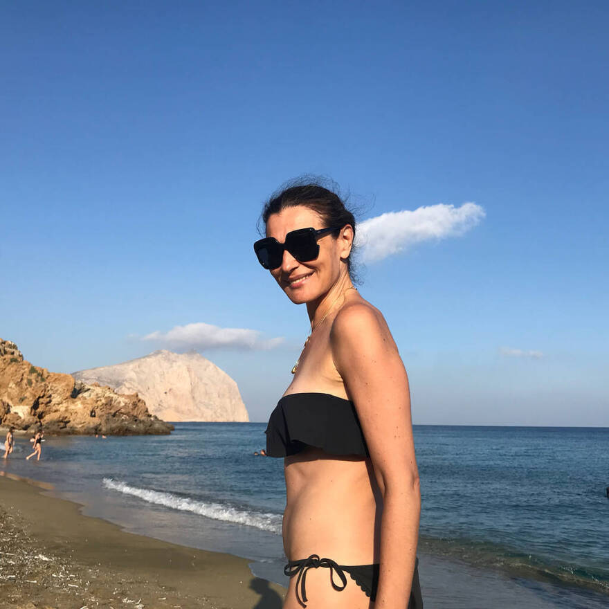 Η Μαρία Ναυπλιώτου ποζάρει με μπικίνι στις διακοπές της  