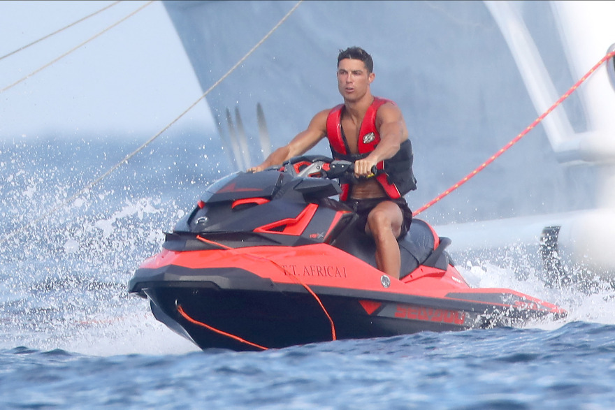 Ο Κριστιάνο Ρονάλντο μετά τη Μεσσηνία συνεχίζει τις διακοπές του στη γαλλική Ριβιέρα