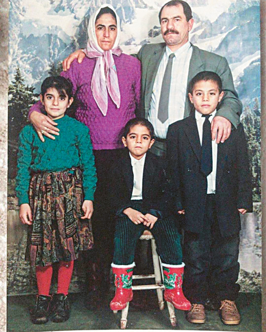 Ο Salt Bae στο ΘΕΜΑ: «Ήρθα να ρίξω  τις τιμές στη Μύκονο», αλλά... έριξε την Εφορία 