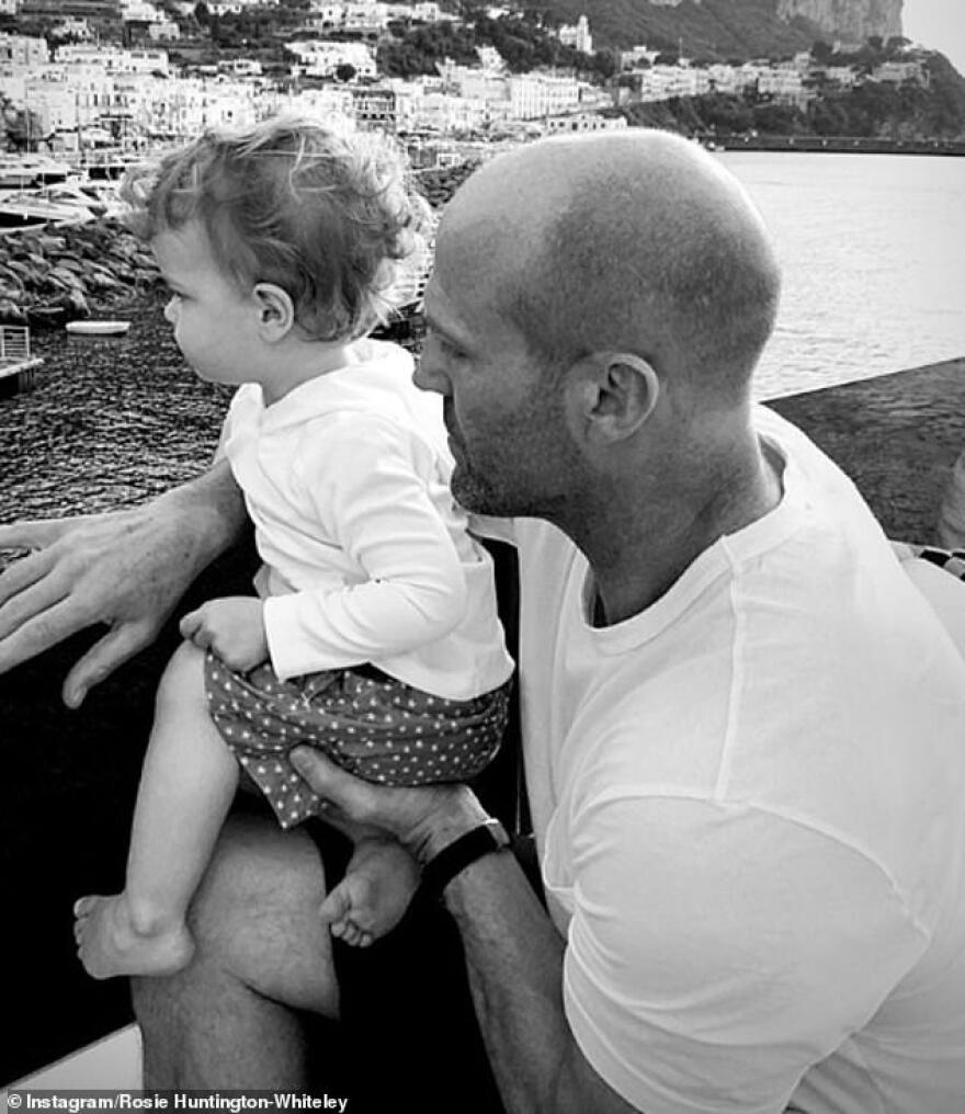 Rosie Huntington & Jason Statham: Στιγμές με το γιο τους