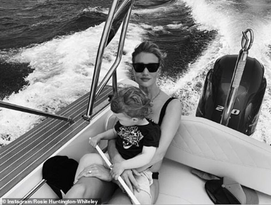 Rosie Huntington & Jason Statham: Στιγμές με το γιο τους