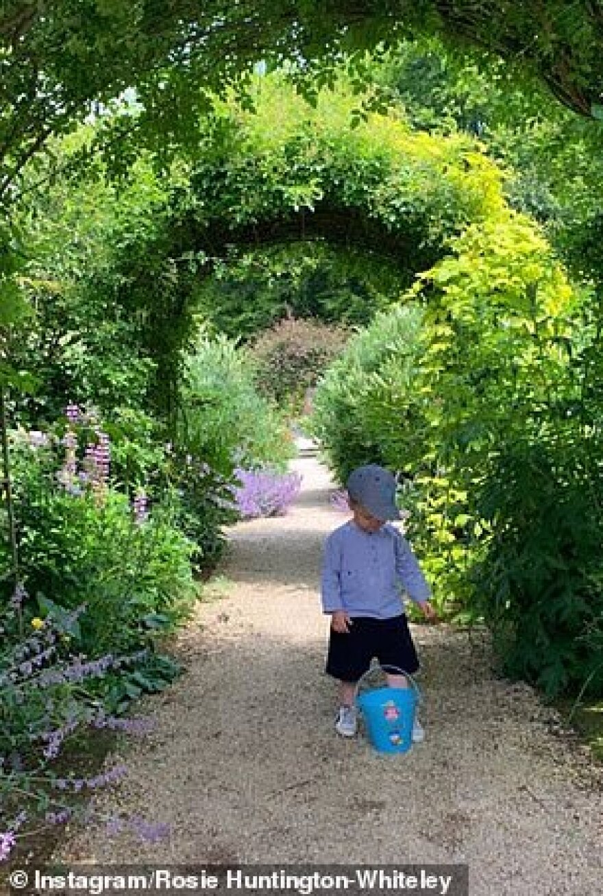 Rosie Huntington & Jason Statham: Στιγμές με το γιο τους