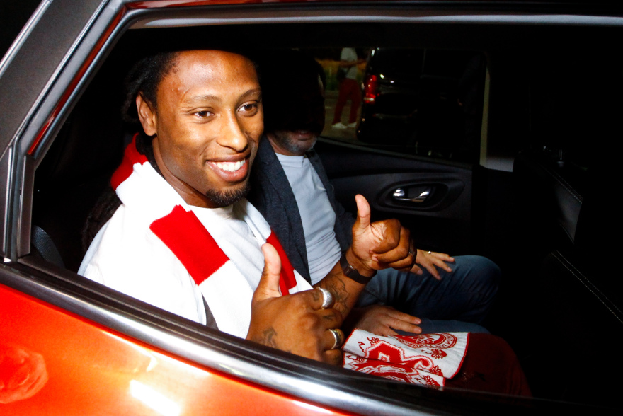 Φωτογραφίες: Η άφιξη του Ρούμπεν Σεμέδο στην Ελλάδα για τον Ολυμπιακό