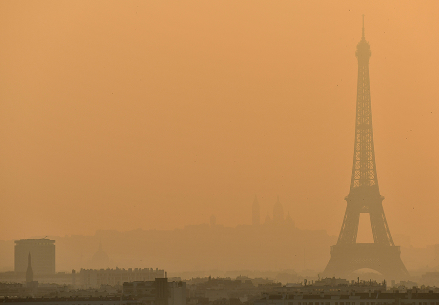 Ατμοσφαιρική ρύπανση και καύσωνας «πνίγουν» το Παρίσι 