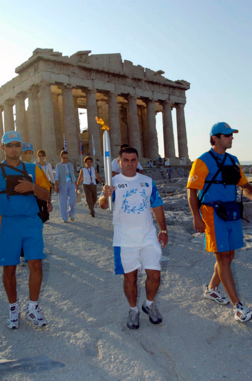 Πέθανε ο Μπάμπης Χολίδης