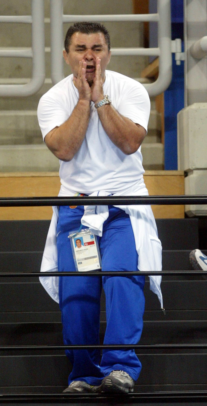 Πέθανε ο Μπάμπης Χολίδης