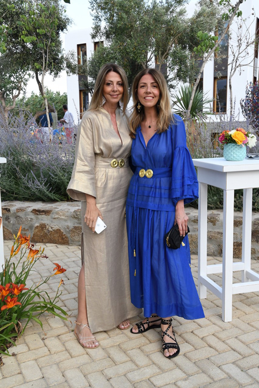 Κοκτέιλ πάρτι στη Μύκονο με λαμπερούς καλεσμένους 