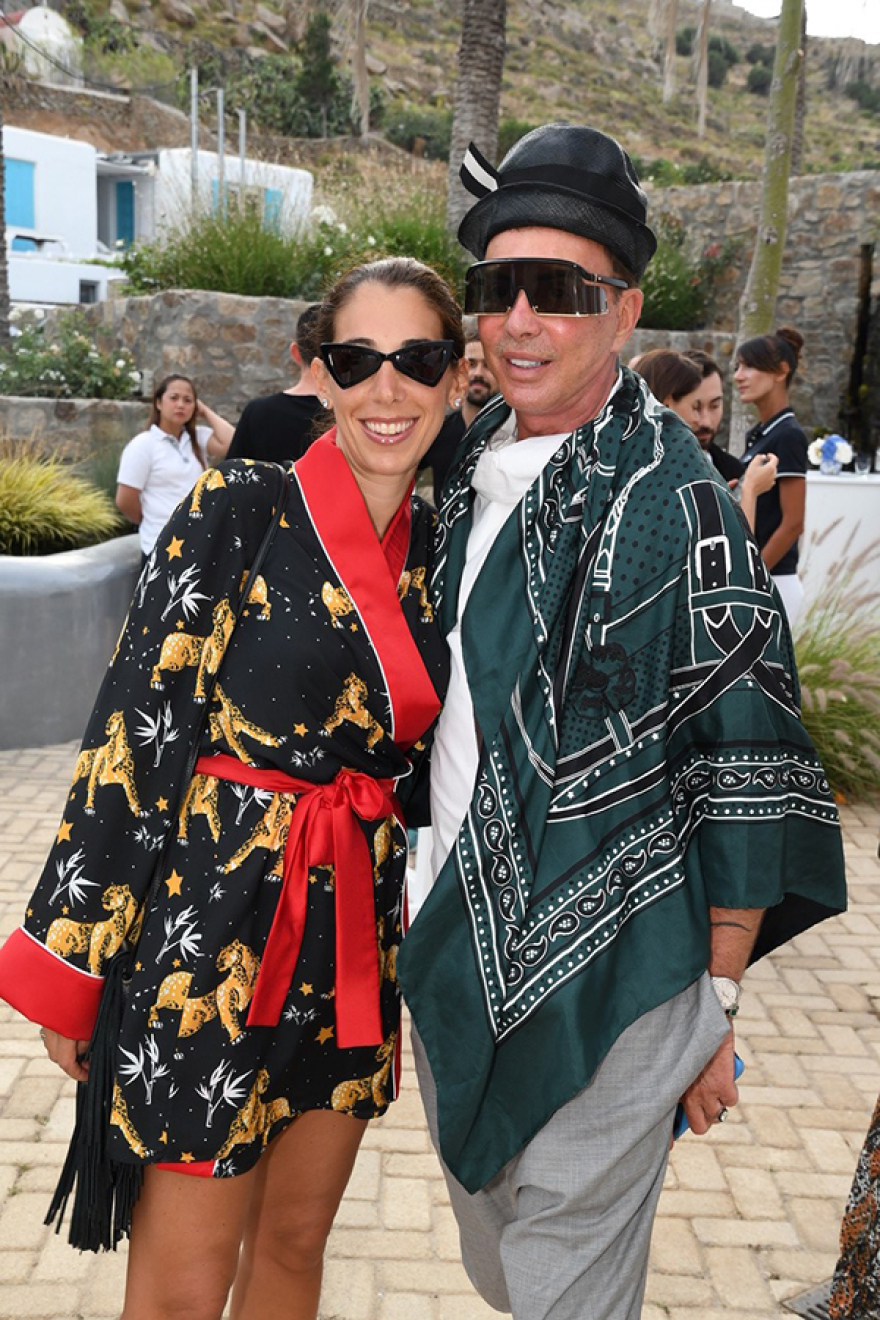 Κοκτέιλ πάρτι στη Μύκονο με λαμπερούς καλεσμένους 