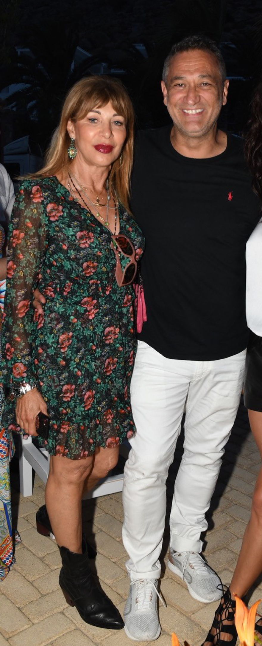 Κοκτέιλ πάρτι στη Μύκονο με λαμπερούς καλεσμένους 