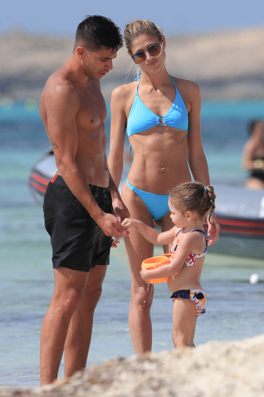 Ο νιόπαντρος Ντιέγκο Σιμεόνε πήγε παραλία με τη σύζυγό του