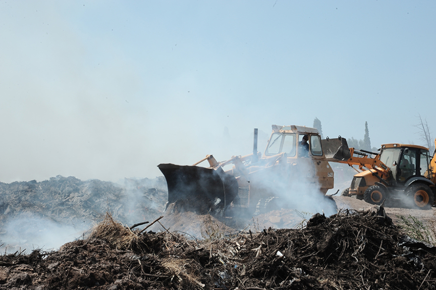 Έσβησε η φωτιά στο Λαύριο κοντά στην Ελληνική Βιομηχανία Όπλων
