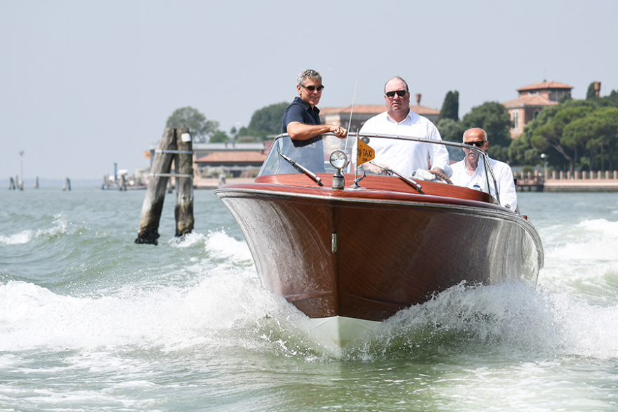 Φωτογραφίες: Το ζεύγος Κλούνεϊ απολαμβάνει την πόλη των ερωτευμένων 