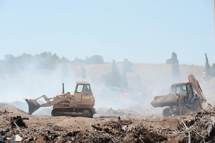 Έσβησε η φωτιά στο Λαύριο κοντά στην Ελληνική Βιομηχανία Όπλων
