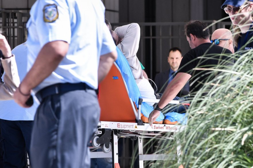 Διεκόπη η δίκη της Χρυσής Αυγής: Κατέρρευσε ο κατηγορούμενος Πατέλης 