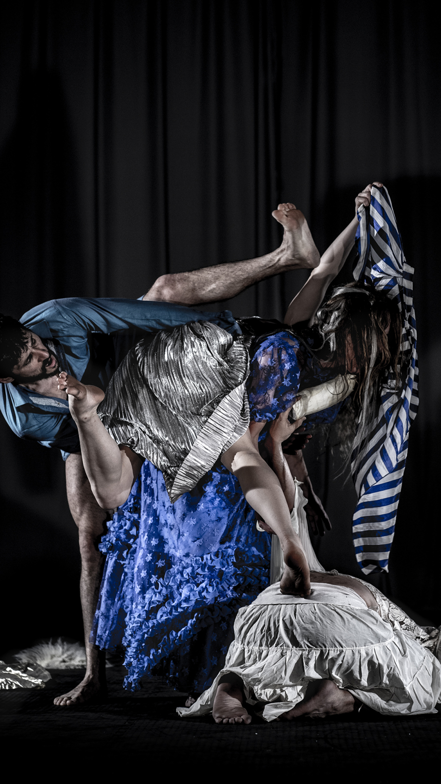 Η ομάδα χορού Griffón φέρνει το "Kaos" στη Μικρή Επίδαυρο