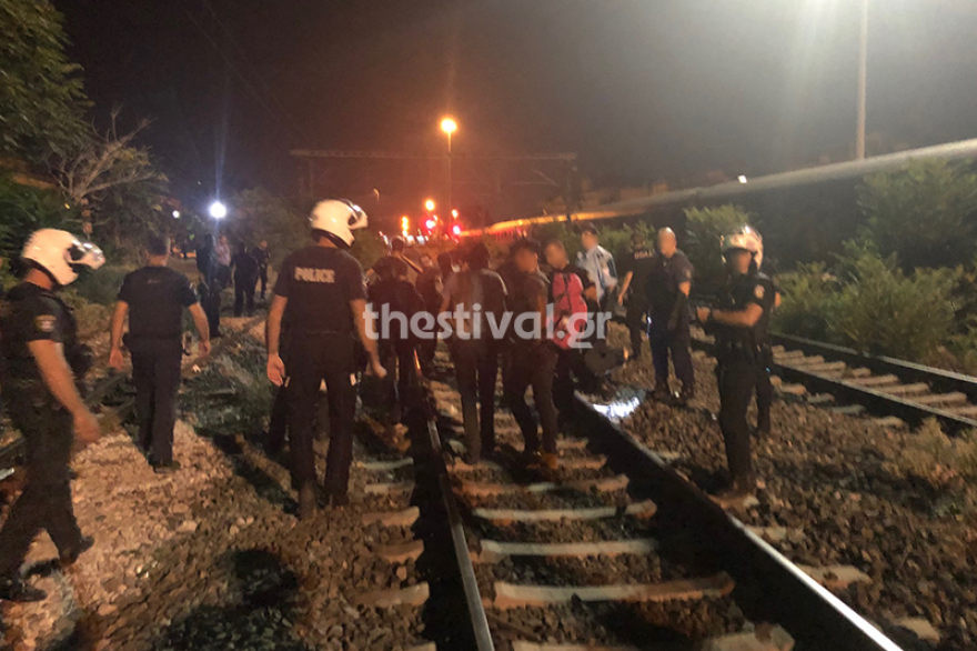 Άγριο ξύλο με σιδηρολοστούς και ξύλινες βέργες στη Θεσσαλονίκη