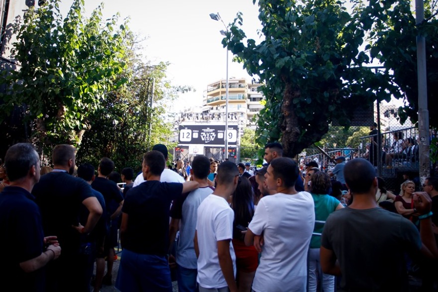 Πανδαιμόνιο στα Σεπόλια για τον Γιάννη