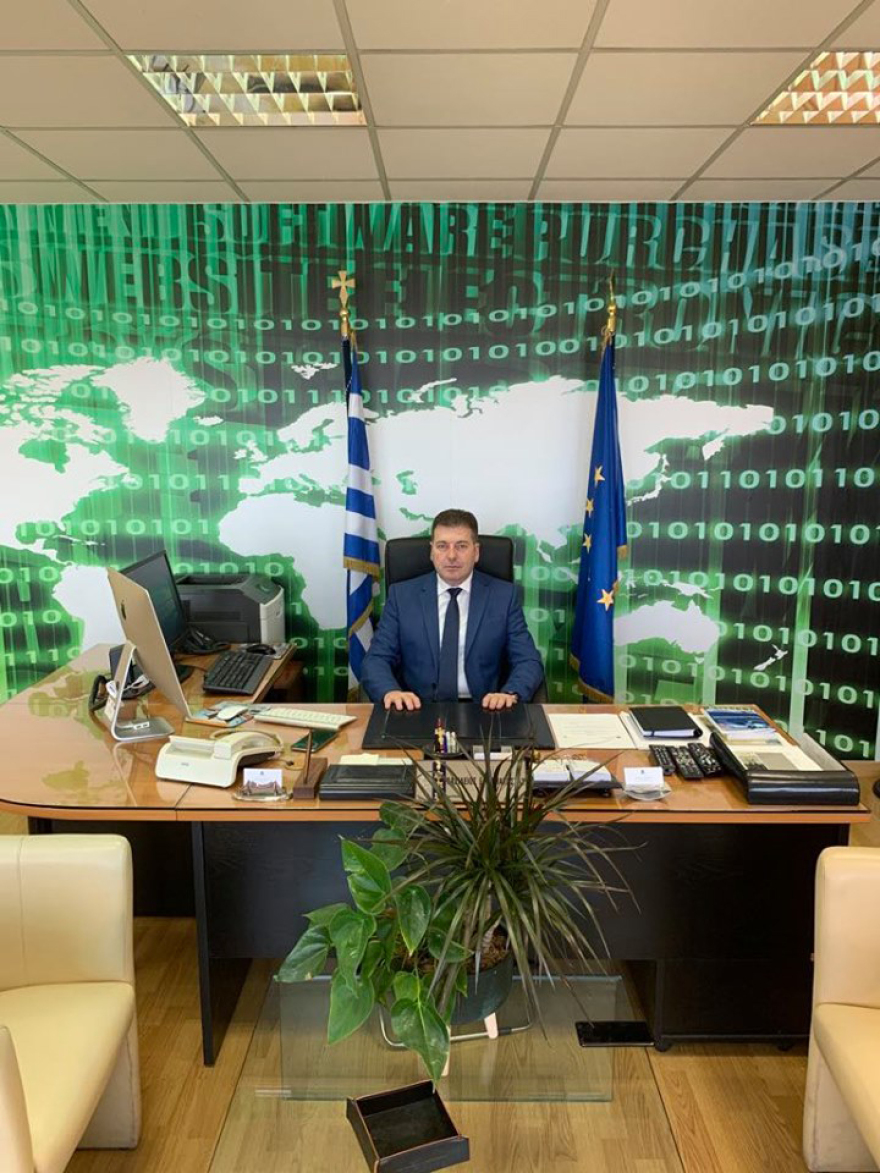 Ο επικεφαλής της Διεύθυνσης Ηλεκτρονικού Εγκλήματος εξηγεί πώς να προστατεύσετε τα παιδιά από τους κινδύνους στο Διαδίκτυο